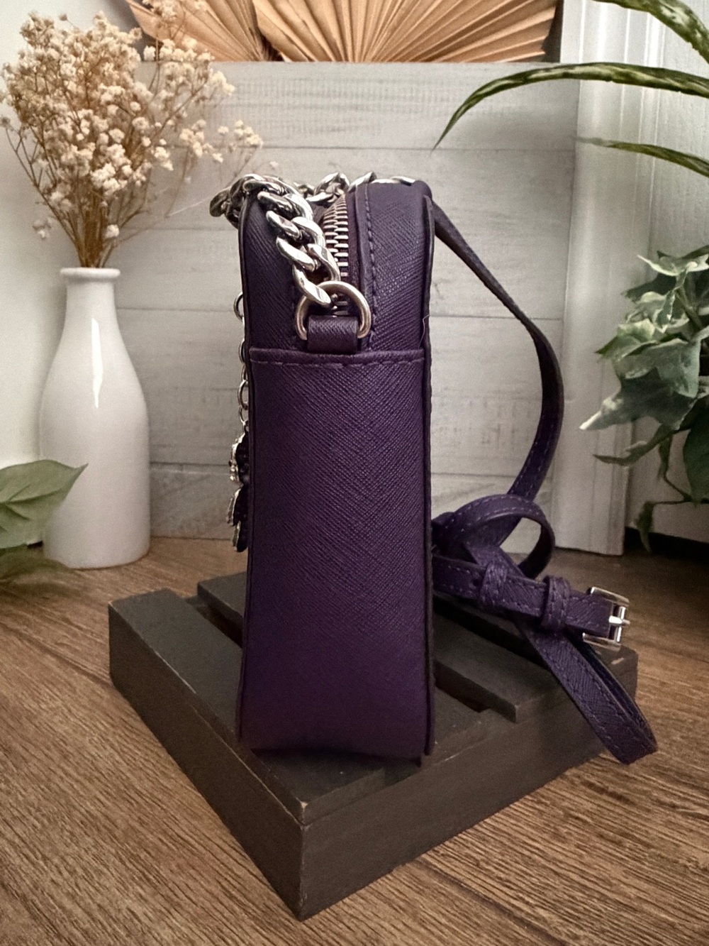 Michael Kors Jet Set Purple Saffiano Leather Crossbody Bag w/Teddy Bear Keychain - Picture 6 of 12